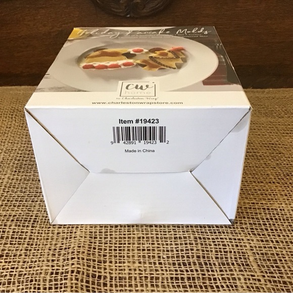 NWT Holiday Pancake Molds. 6 stainless steel with adjustable handles. - Picture 12 of 12